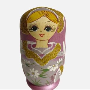 Russian Matryoshka Vintage Wooden Nesting Dolls Hand Painted Daisy Theme Set
